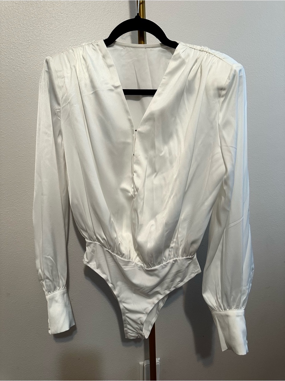 Commense White V-Neck Long Sleeve Bodysuit